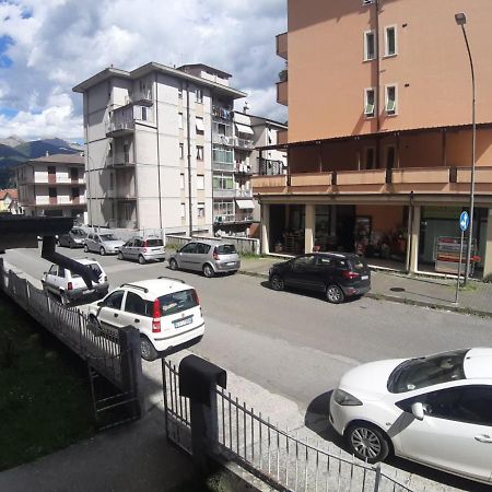 Appartamento centrale fino a 8 posti letto Pontremoli Esterno foto