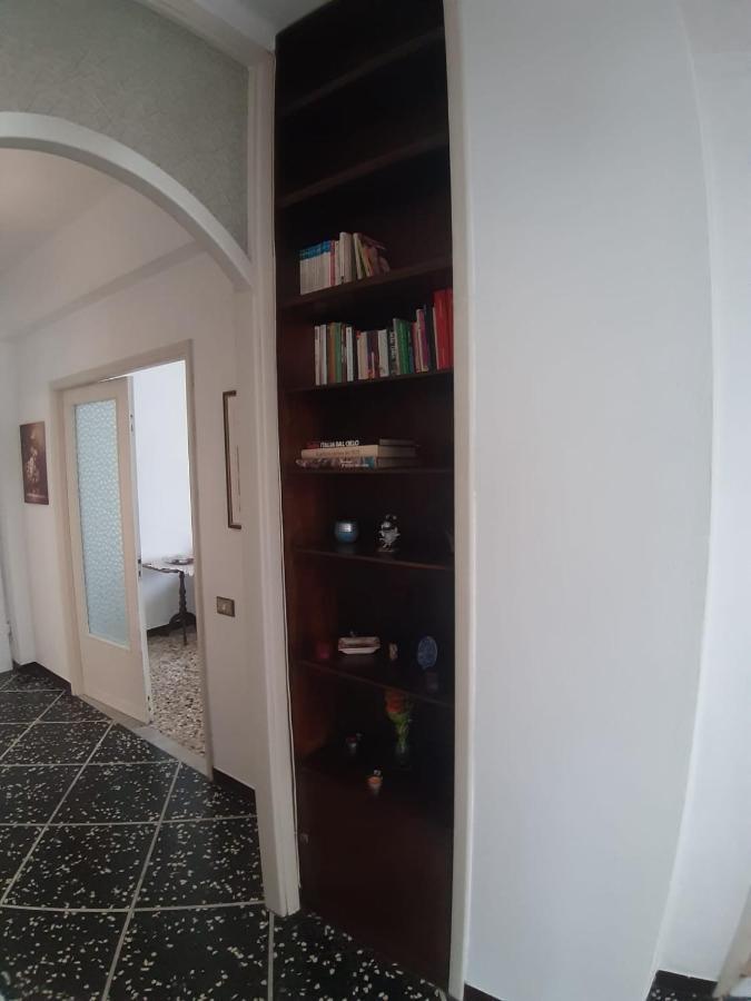 Appartamento centrale fino a 8 posti letto Pontremoli Esterno foto