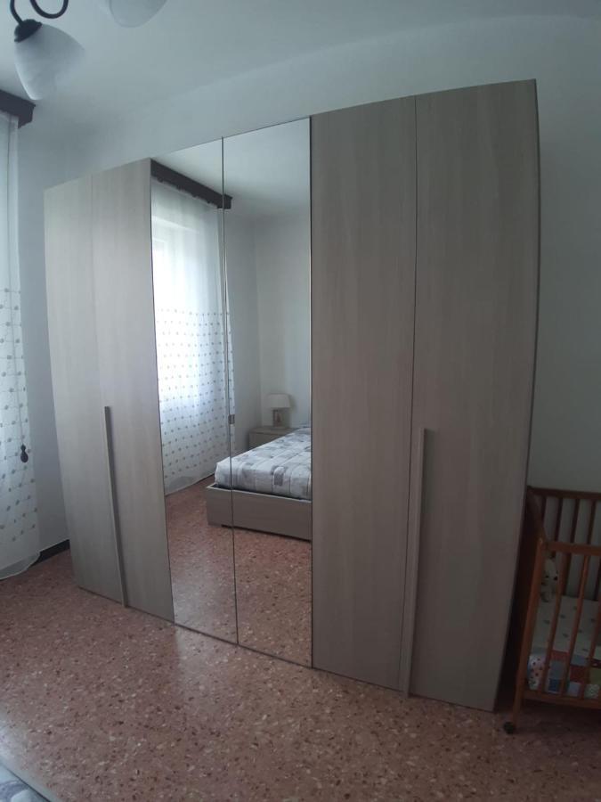 Appartamento centrale fino a 8 posti letto Pontremoli Esterno foto