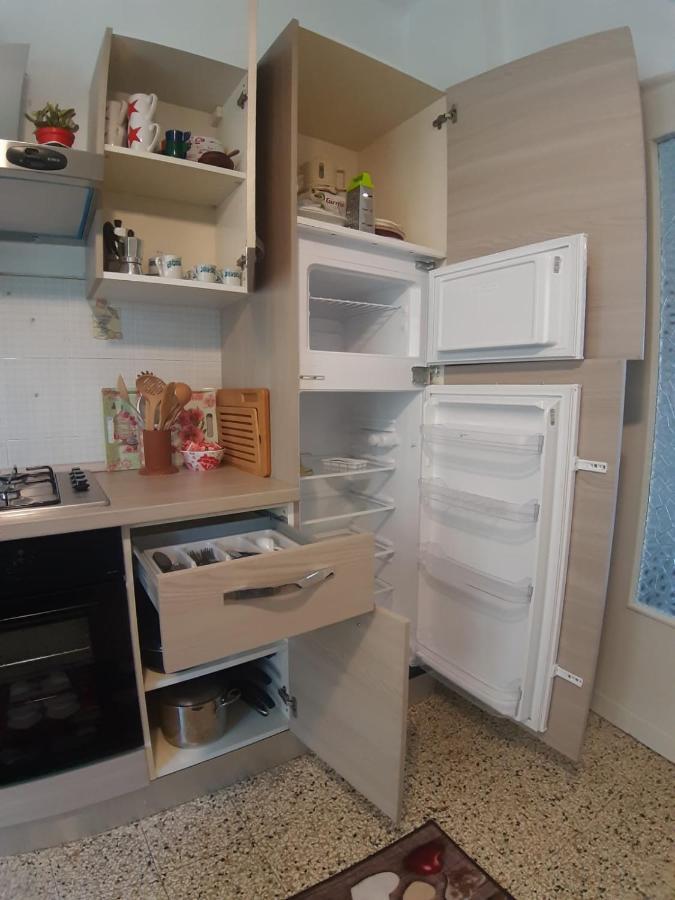 Appartamento centrale fino a 8 posti letto Pontremoli Esterno foto