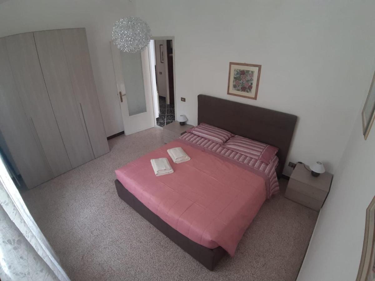 Appartamento centrale fino a 8 posti letto Pontremoli Esterno foto